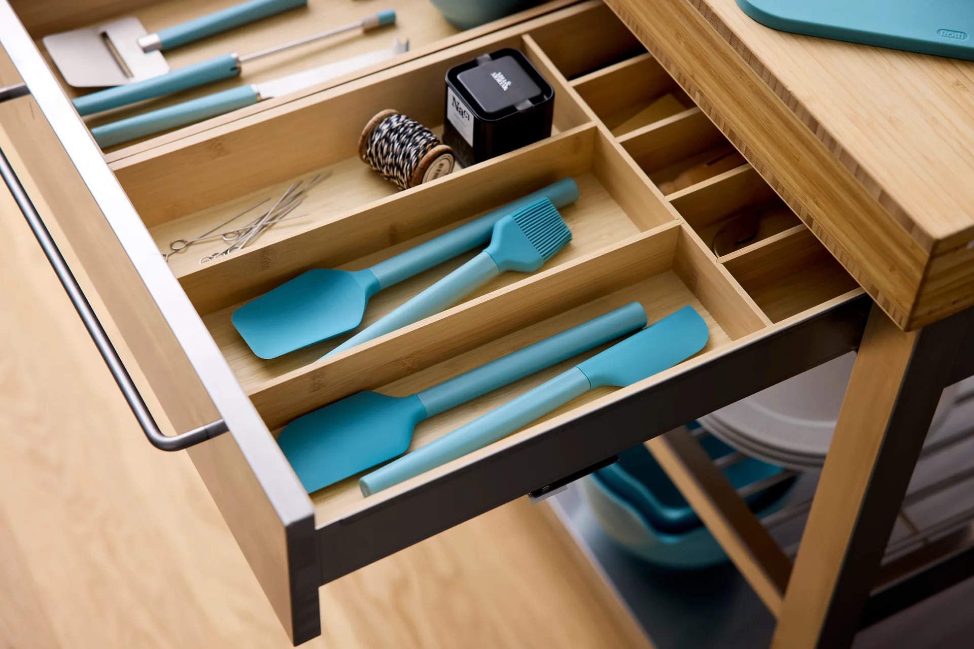 Rosti Emma spatula narrow, Nordic green Rosti