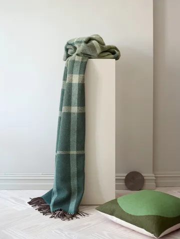 Filos throw 145x220 cm - Green - Røros Tweed