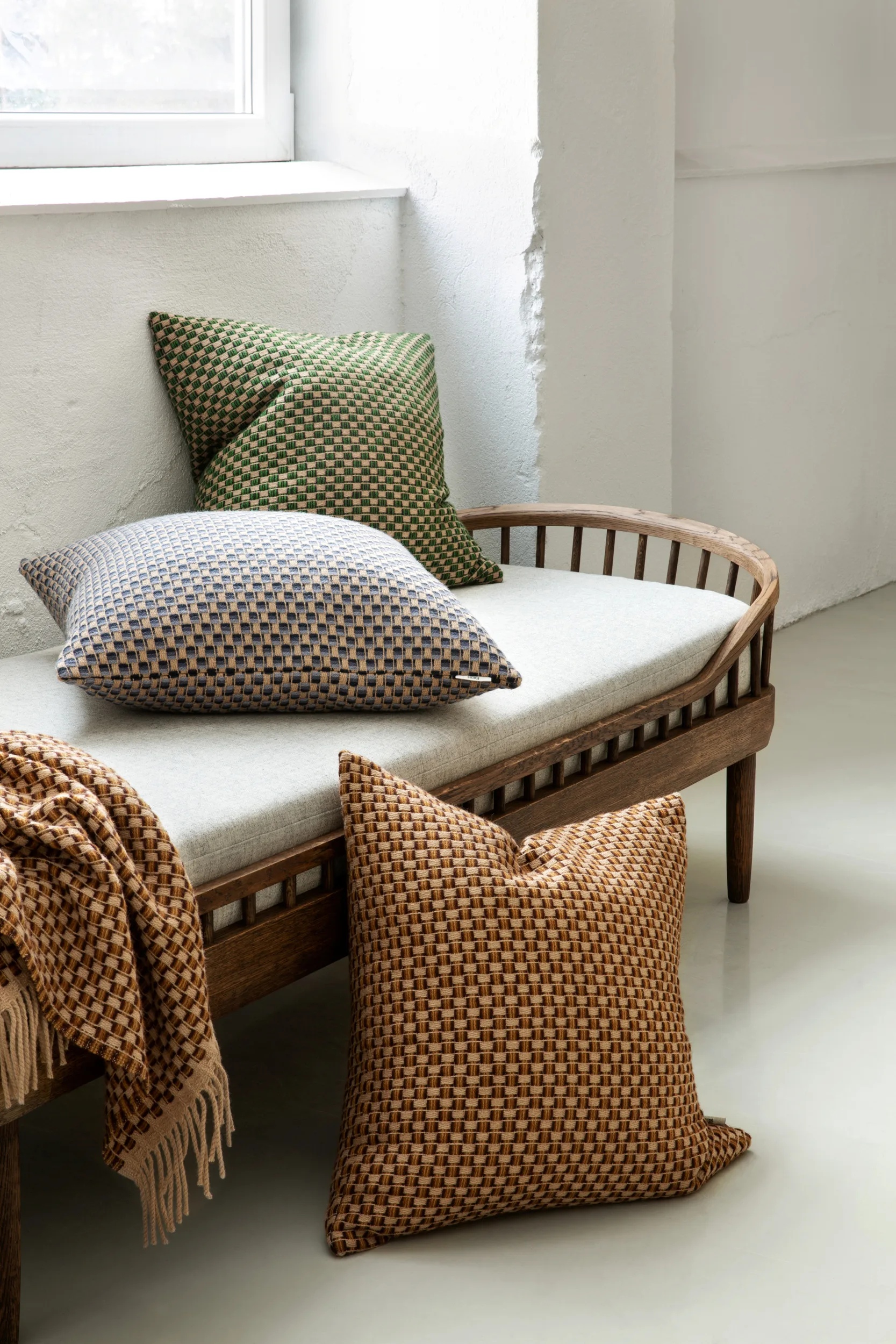 Isak cushion 60x60 cm, Meadow Røros Tweed