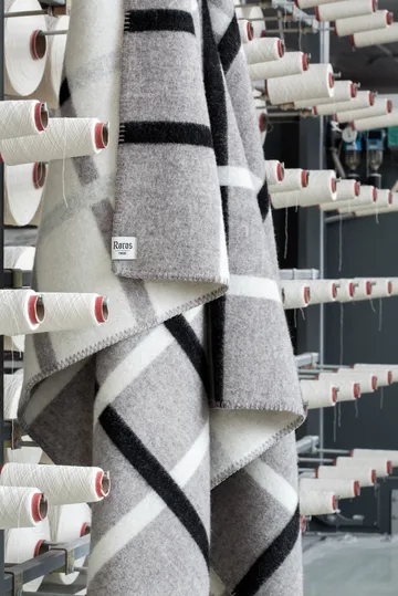 Knut blanket 135x200 cm - Dove grey - Røros Tweed