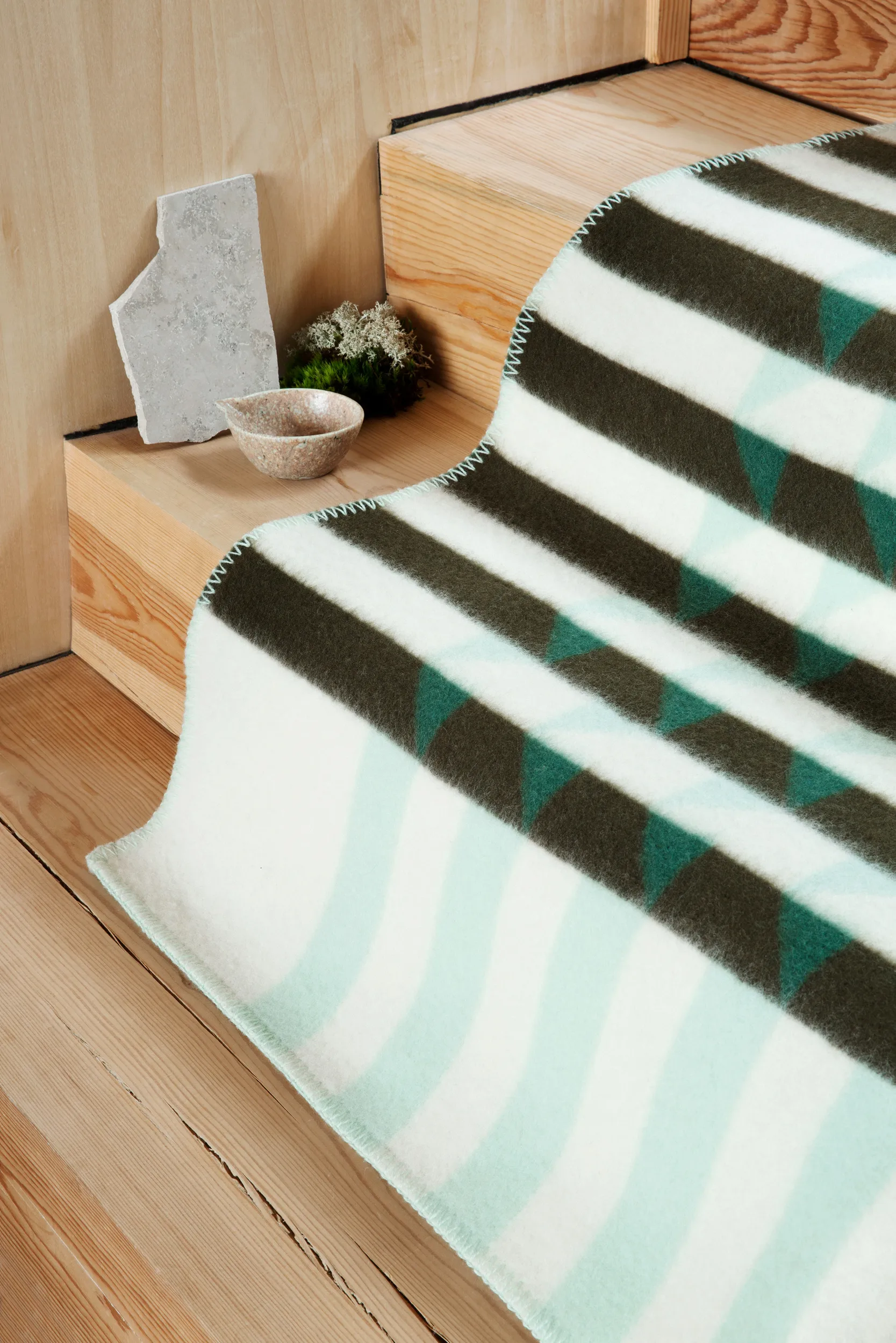 Kvam blanket 135x200 cm, Green Røros Tweed