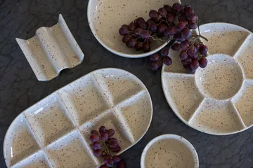 Ditte serving platter large 20x36 cm - Beige-burgundy - Sagaform