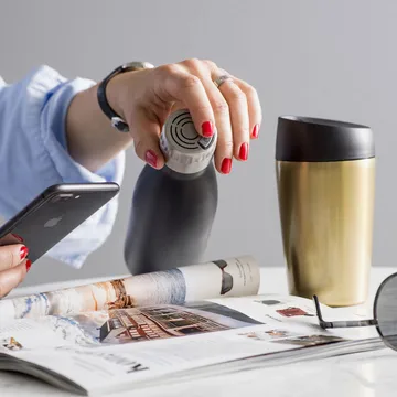 Loke car mug 24 cl - Gold - Sagaform