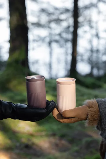 Tova car mug thermos mug 32 cl - Pink Pantone - Sagaform