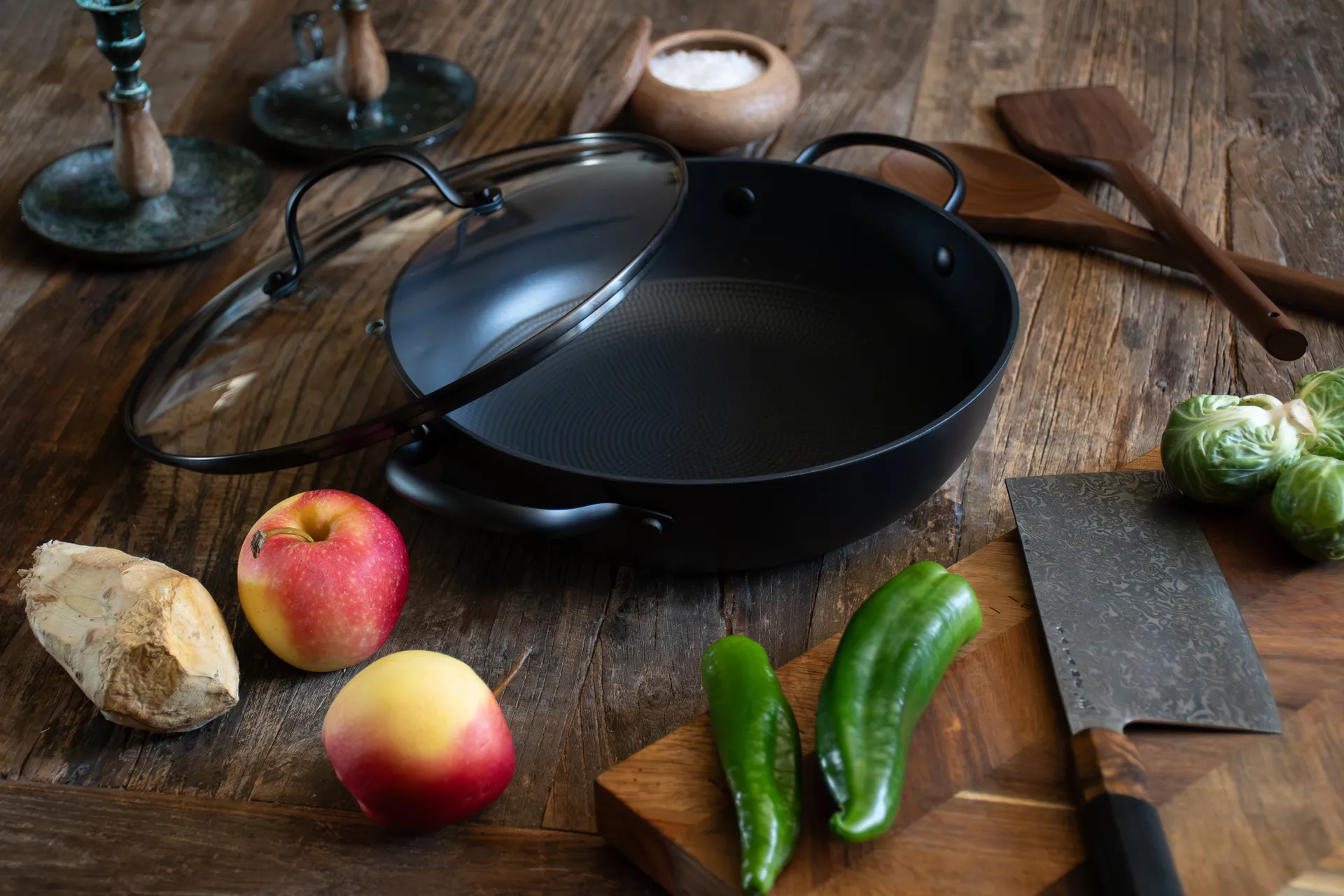 Satake saucepan in lightweight cast iron with glass lid, 26 cm Satake
