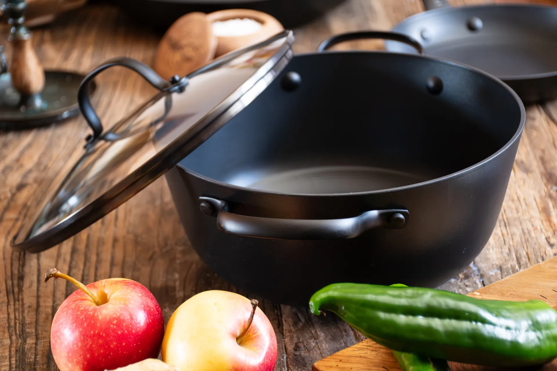 Satake sauté saucepan with glass lid 2-pieces, 4 L Satake