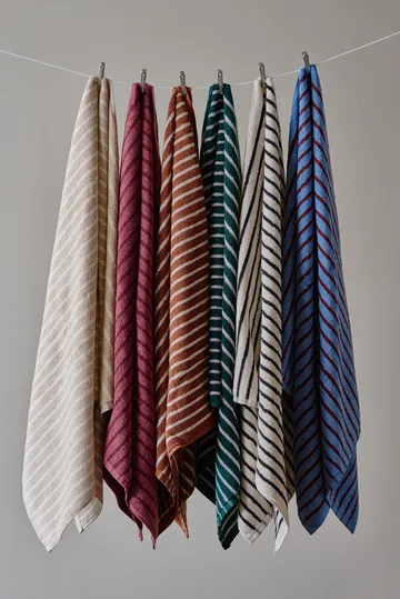 Drift bath towel 100x150 cm - Pink-red - Scandi Living
