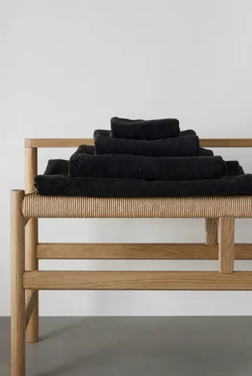 Drift bath towel 70x140 cm - Black - Scandi Living