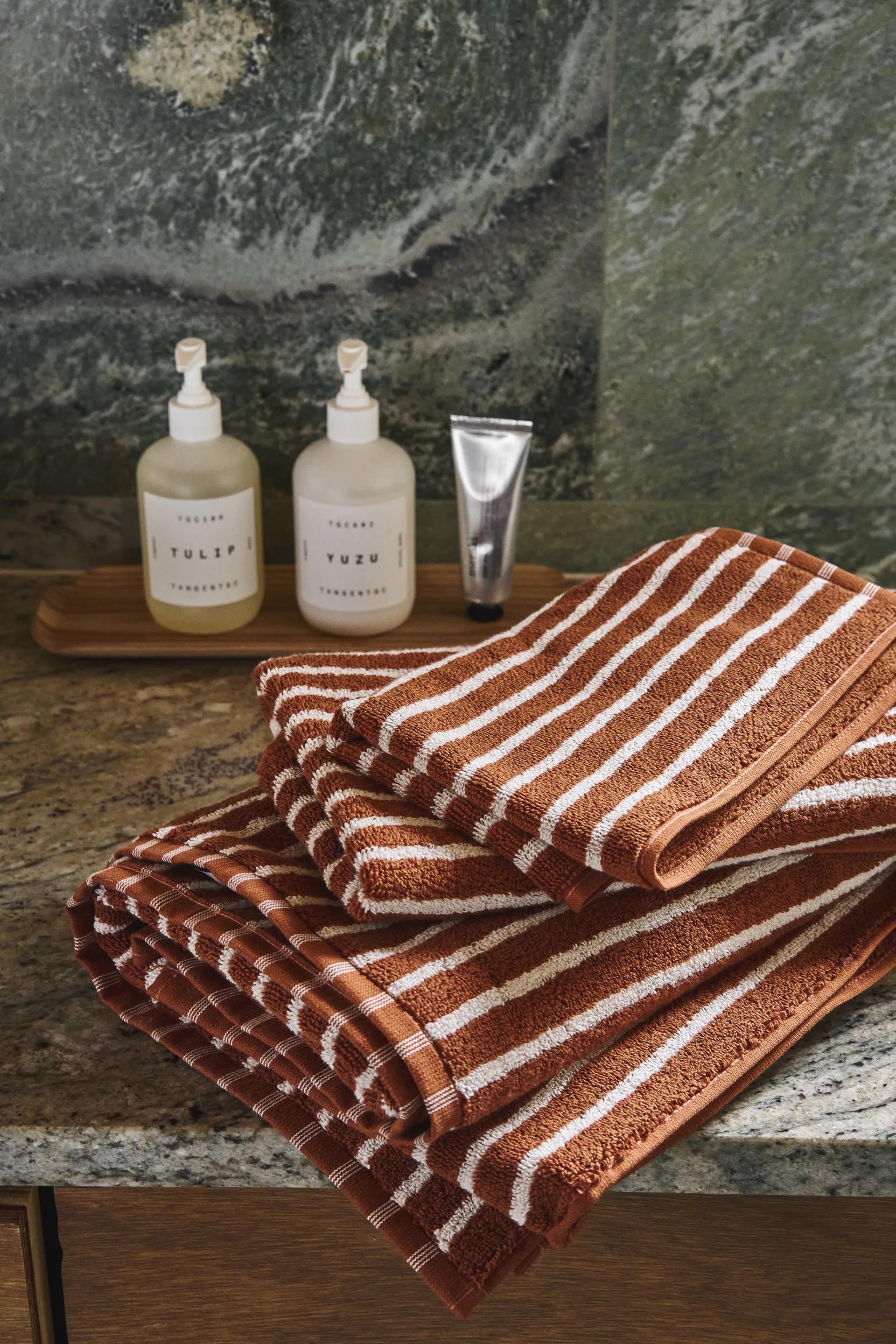 Drift towel 30x50 cm, Brown-white Scandi Living