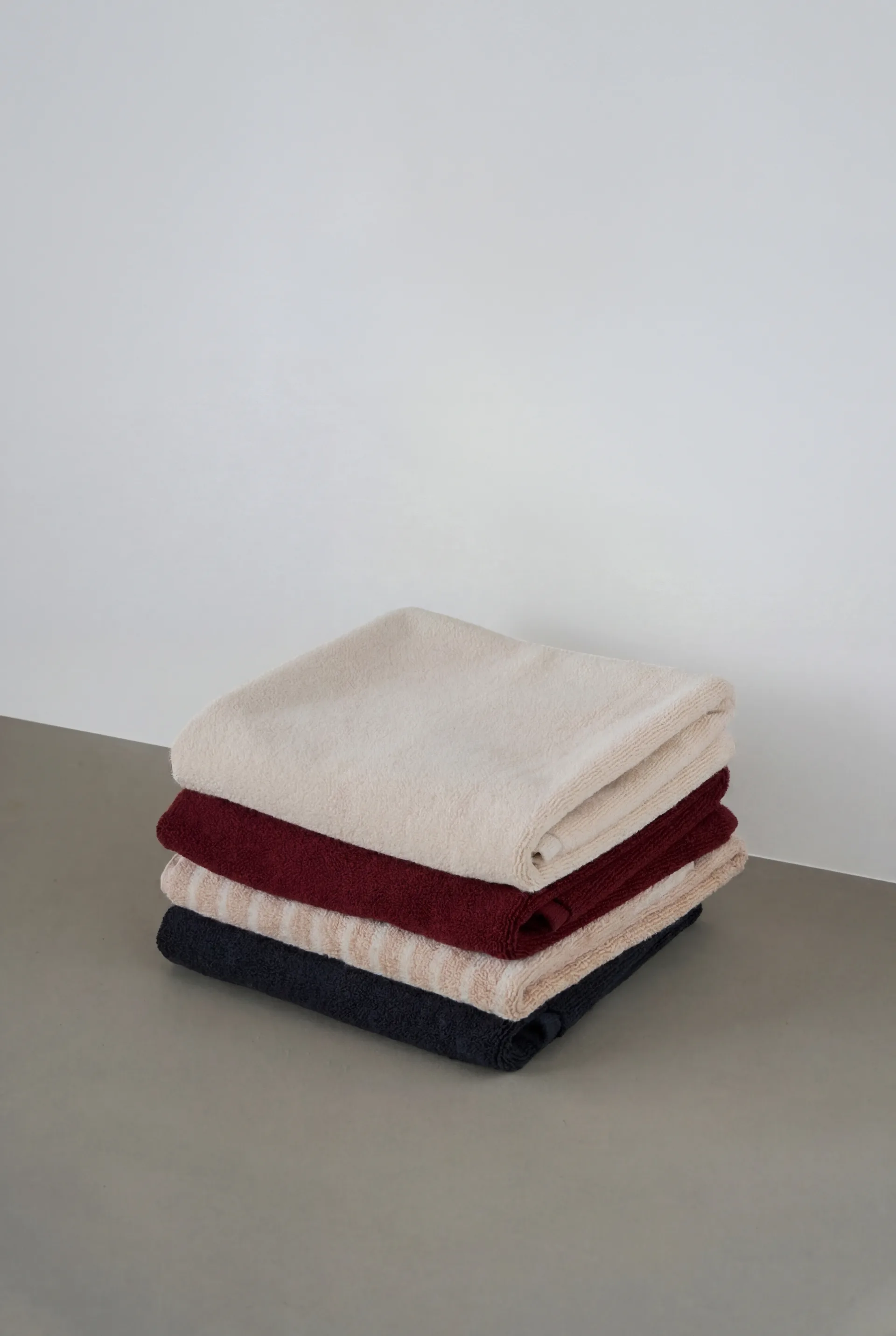Drift towel 50x70 cm, Red Scandi Living