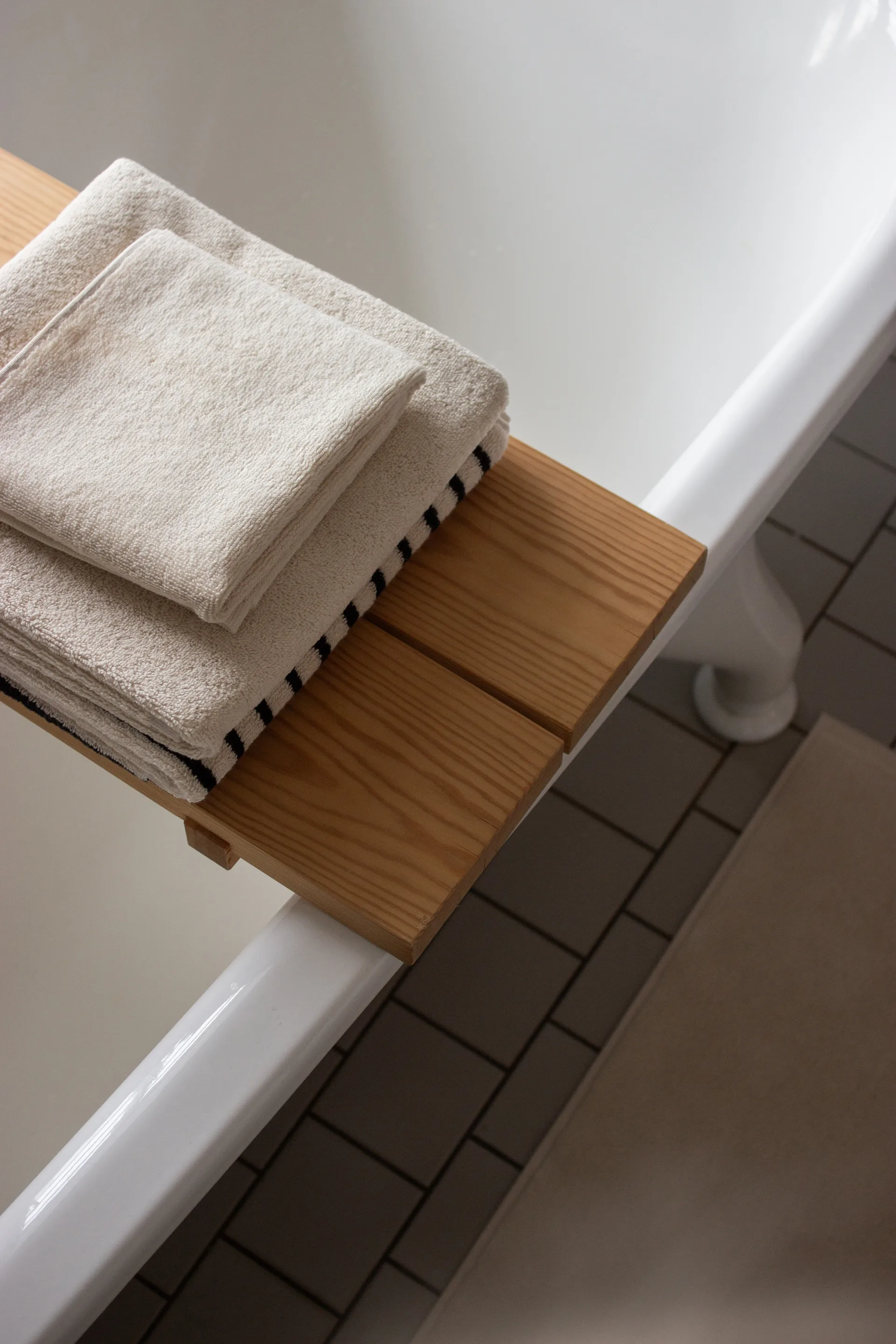 Drift towel 50x70 cm, White Scandi Living