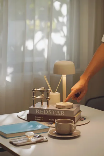 Halo portable table lamp 25,5 cm - Beige - Scandi Living