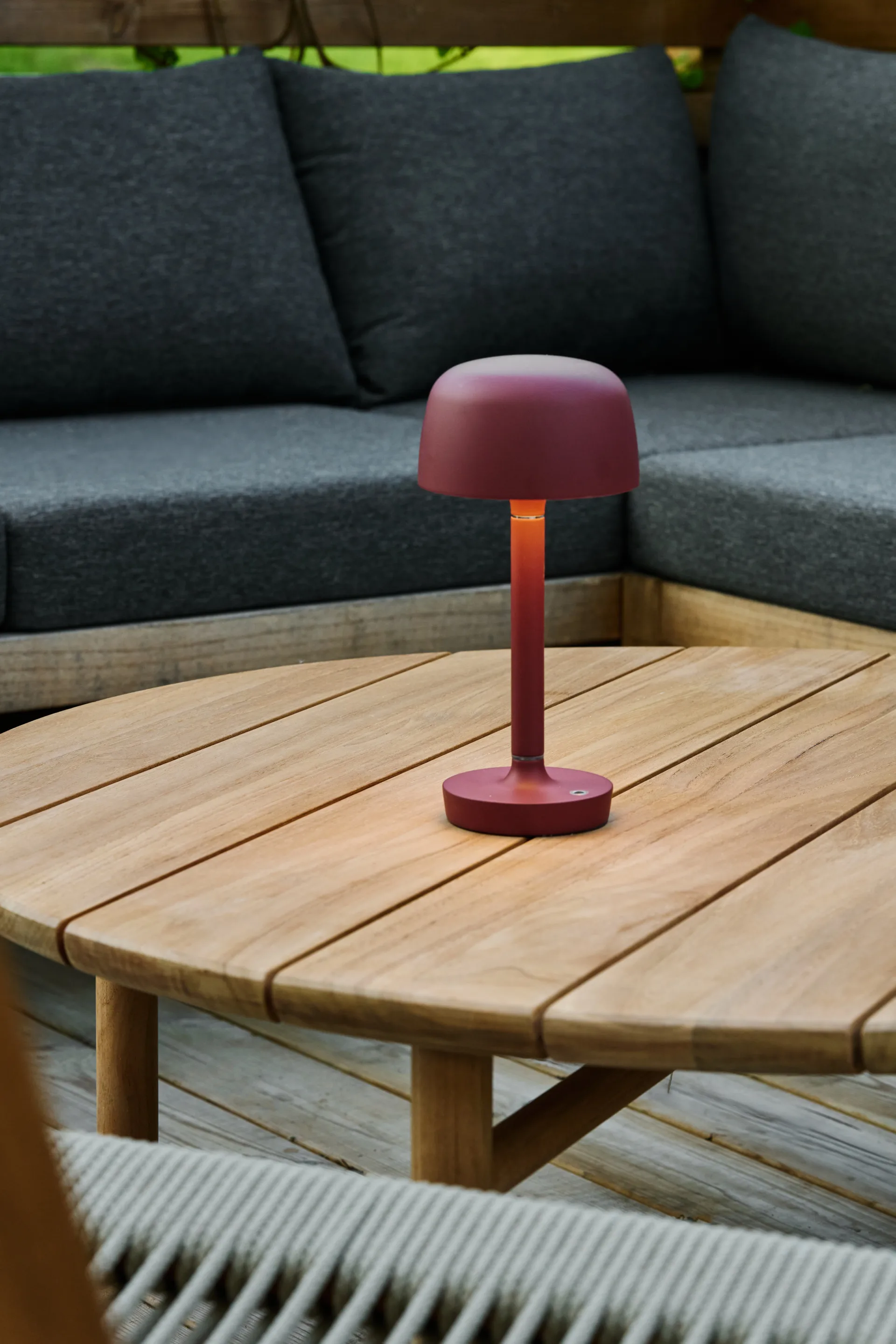 Halo portable table lamp 25,5 cm, Burgundy Scandi Living