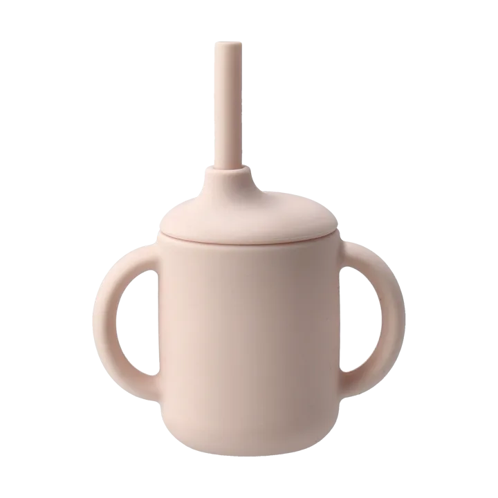 Idun mug with silicone straw 120 ml - Blusher - Scandi Living