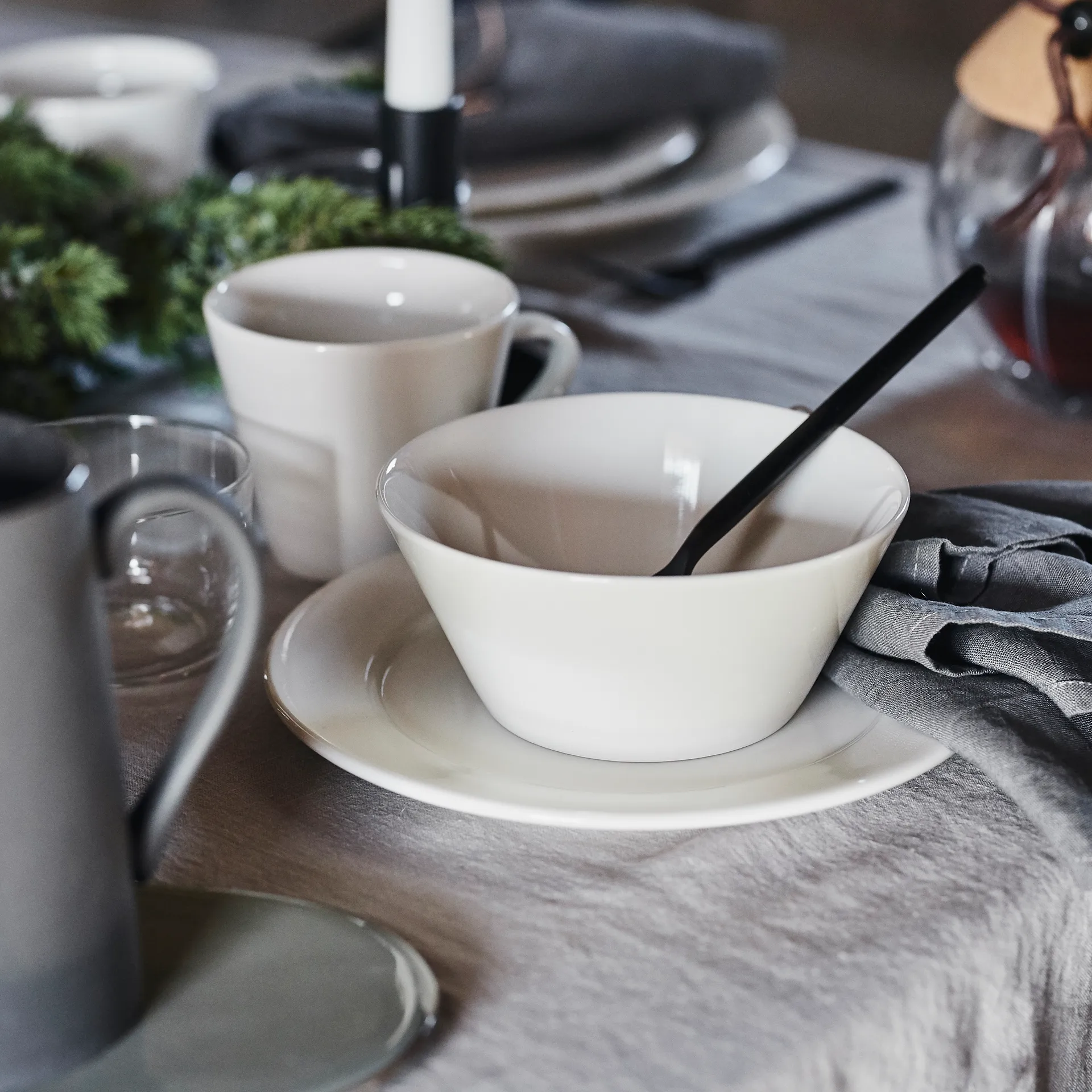 Kalk dinnerware set 16 pieces - White,  Scandi Living