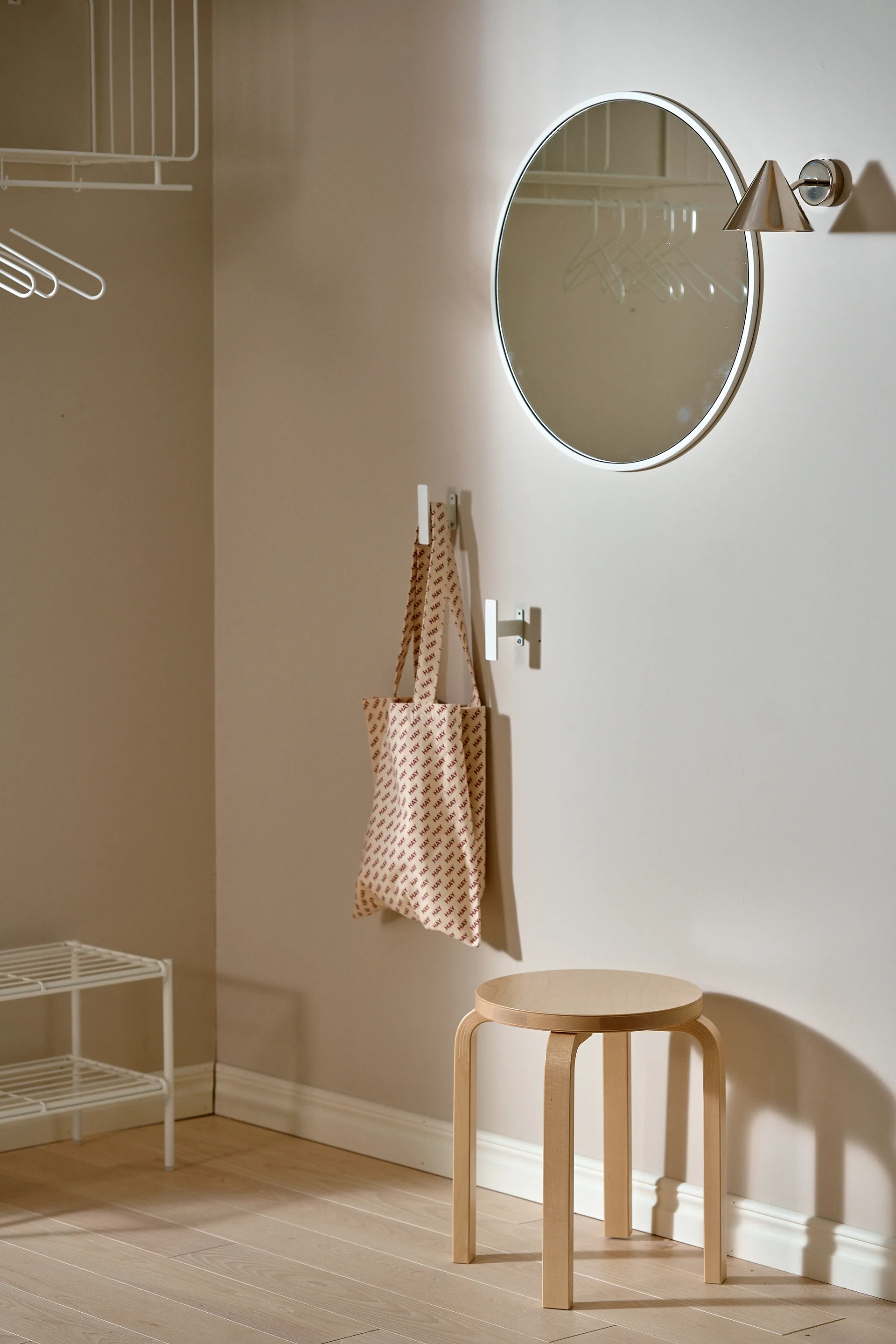 Sphere mirror Ø60 cm, White Scandi Living