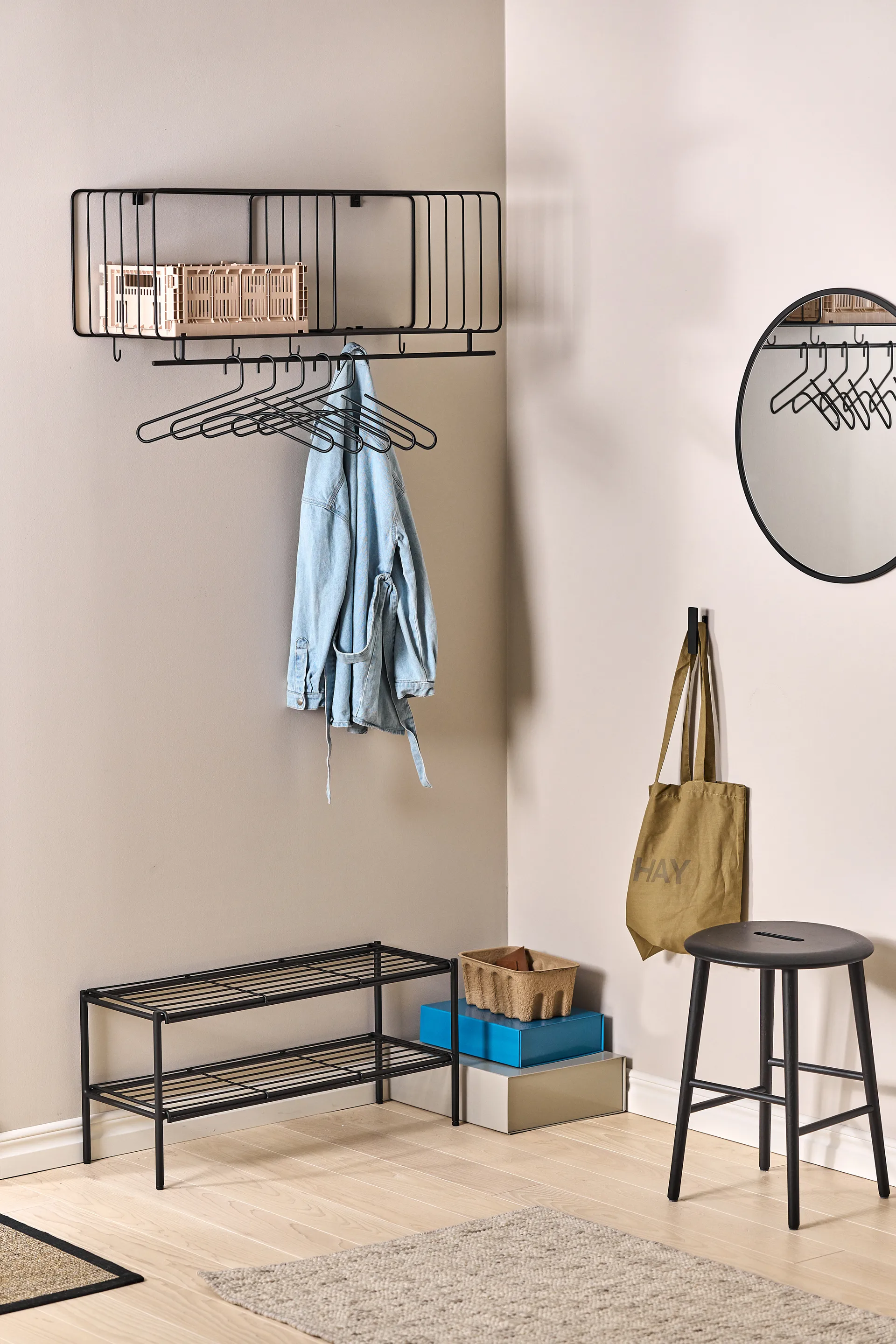 Sphere mirror Ø80 cm, Black Scandi Living