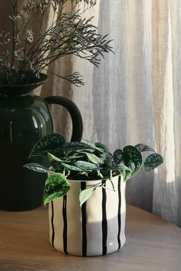 Thrive flowerpot Ø16 cm - White-black - Scandi Living