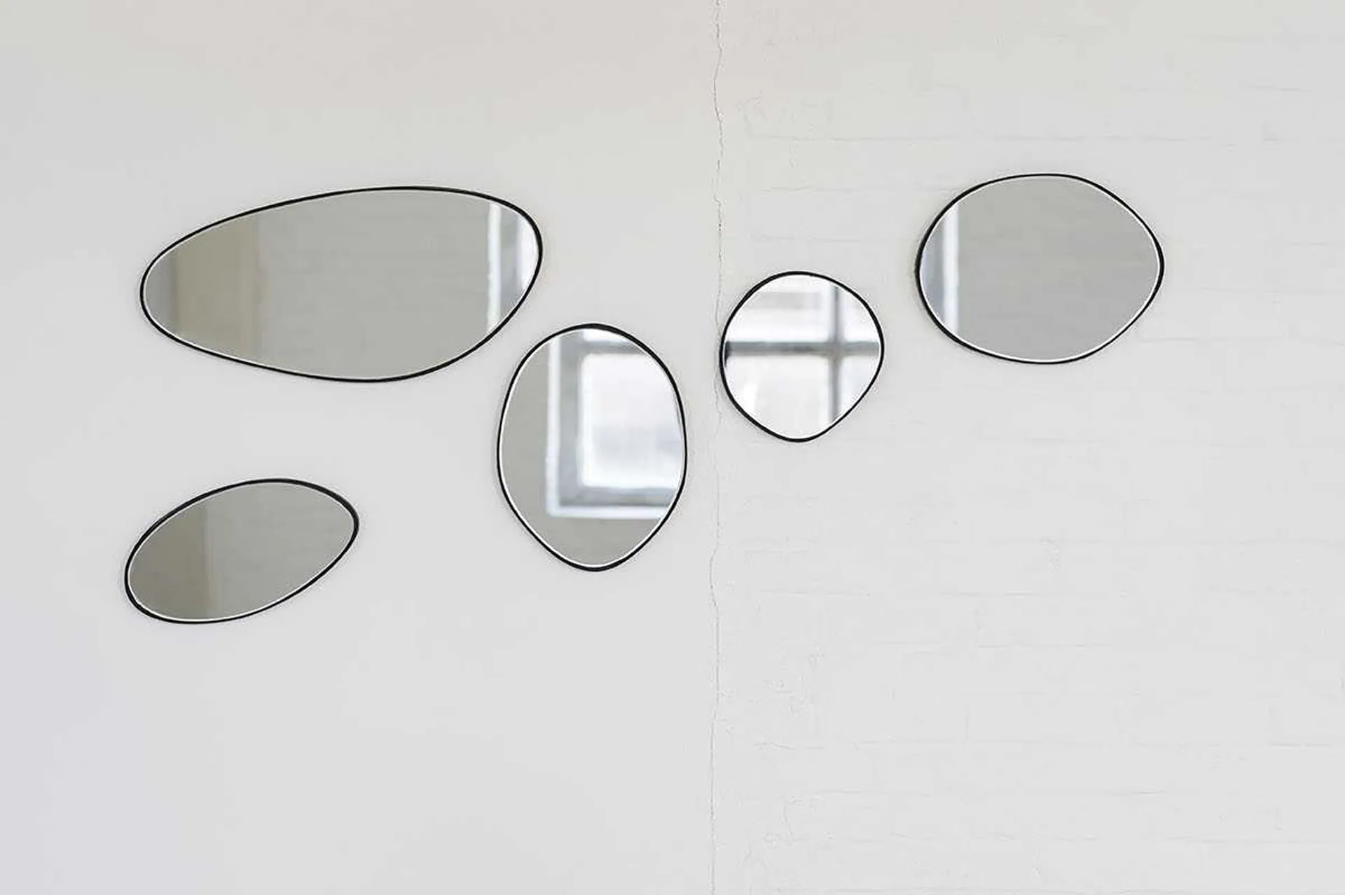Serax mirror S 45x47 cm, Black Serax