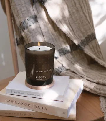 Hygge scented candle with lid - 200 g - Skandinavisk