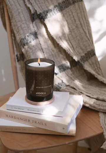 Hygge scented candle with lid - 65 g - Skandinavisk