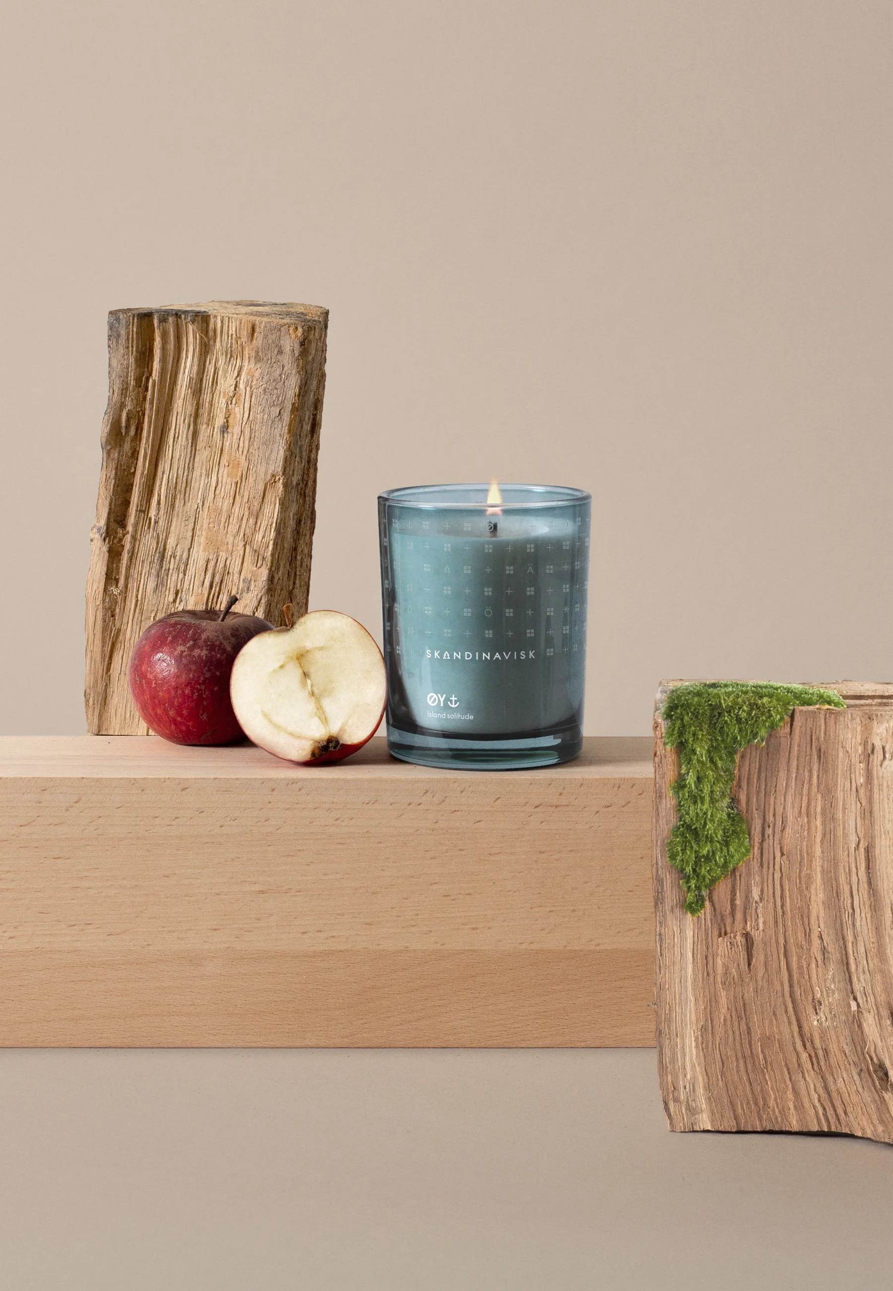 Øy scented candle with lid, 200 g Skandinavisk