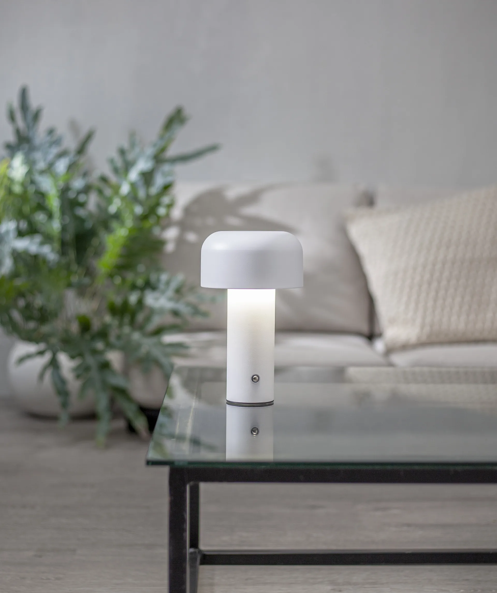 Bobby portable table lamp, White Star Trading