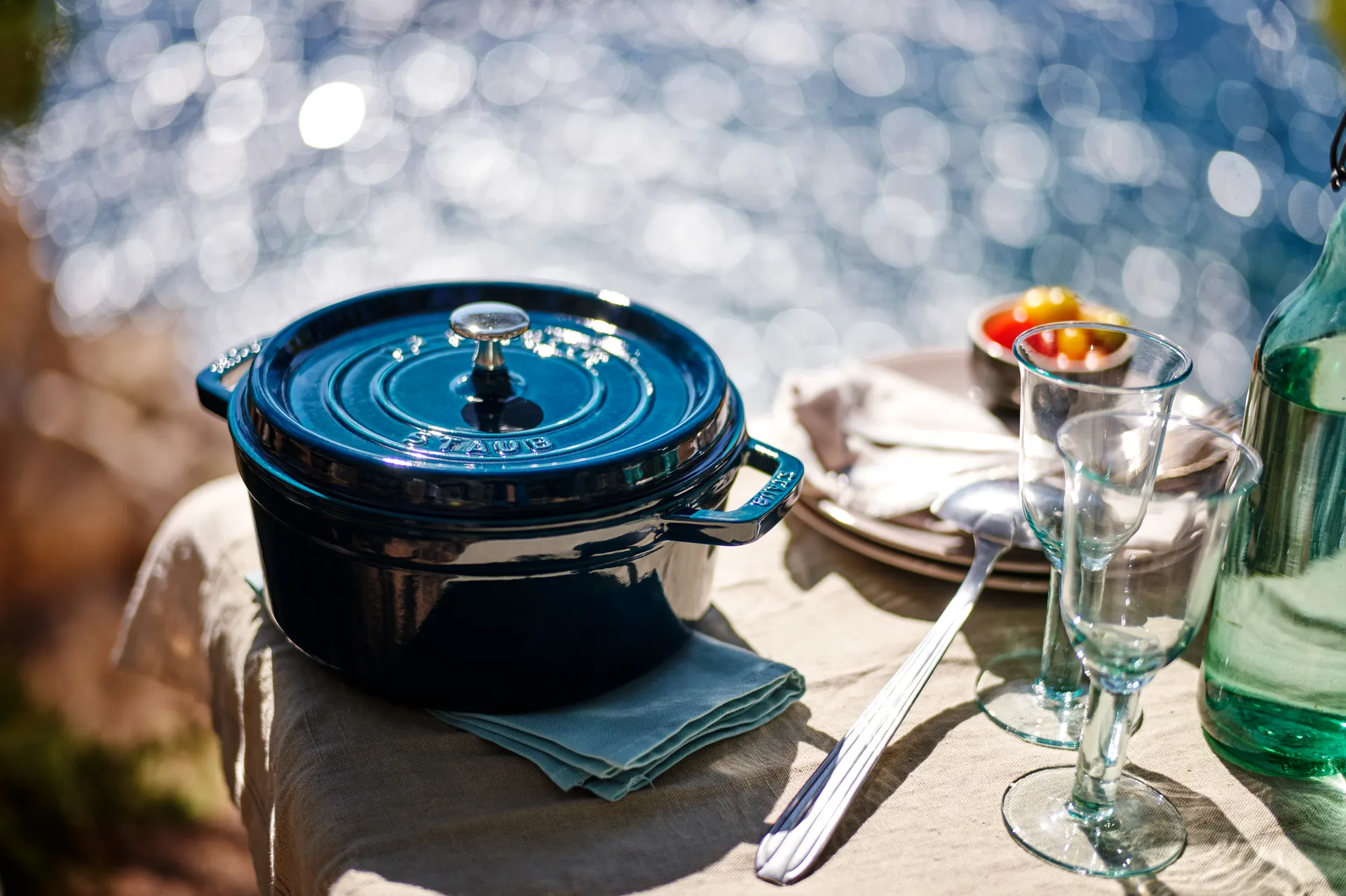 La Mer round casserole dish - three layered enamel, 6.7 l STAUB