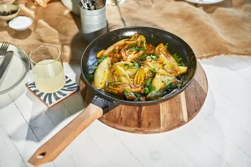 Staub frying pan cast iron black light wood handle - Ø28 cm - STAUB