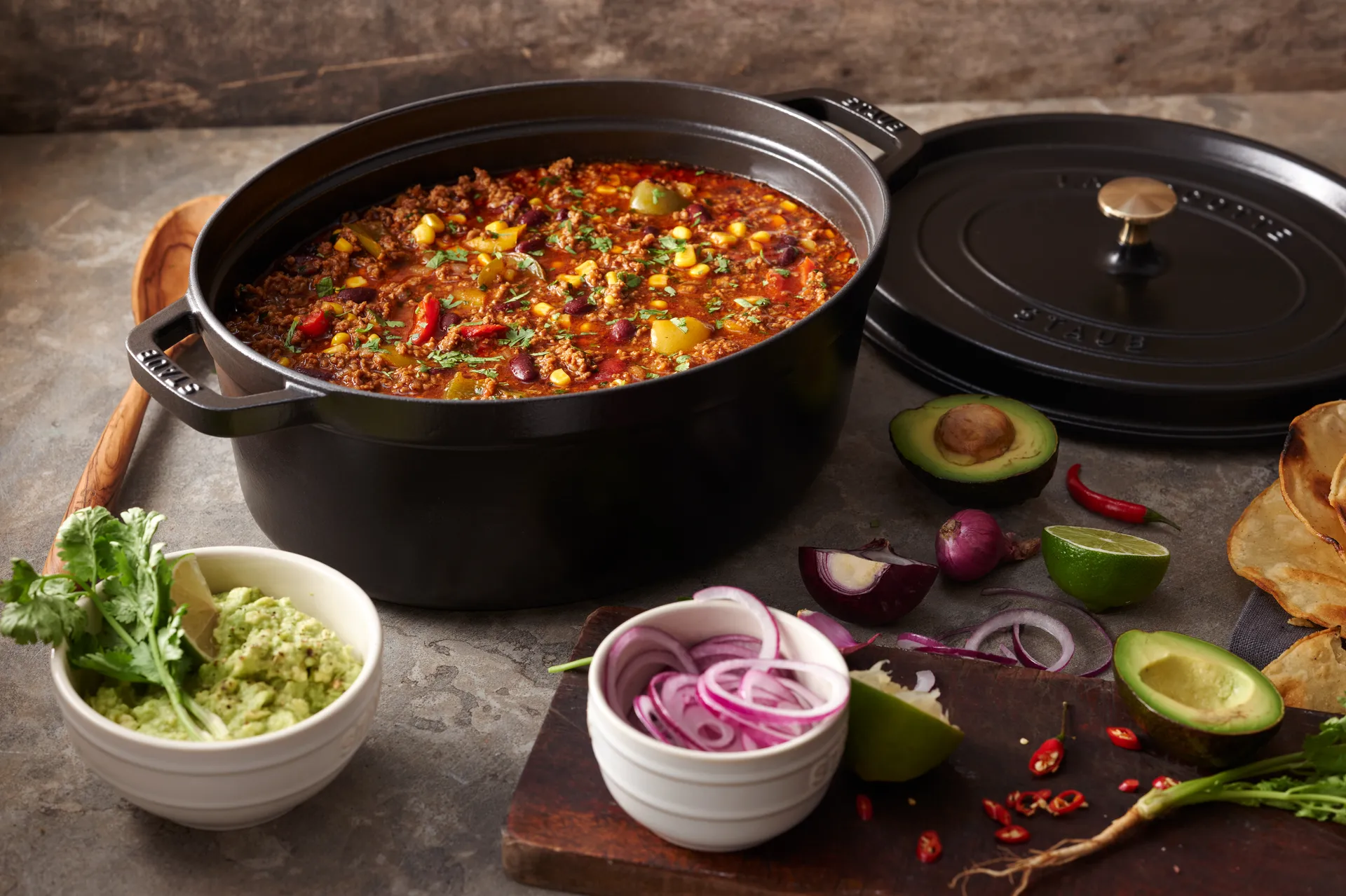 Staub La Cocotte oval cast iron pot 5.5 L, Black STAUB