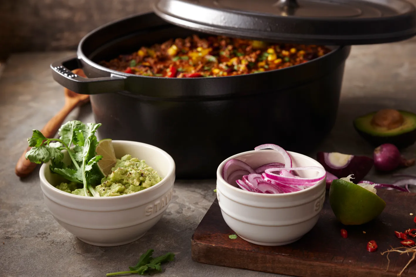 Staub La Cocotte oval pot cast iron 8 L, Black STAUB