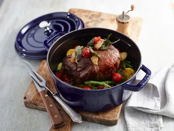 Staub La Cocotte round casserole cast iron 2.6 L - Dark blue - STAUB