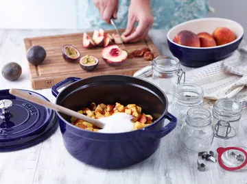 Staub La Cocotte round casserole cast iron 2.6 L - Dark blue - STAUB