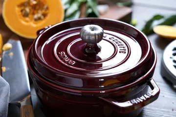 Staub La Cocotte round casserole cast iron 3.8 L - Grenadine red - STAUB