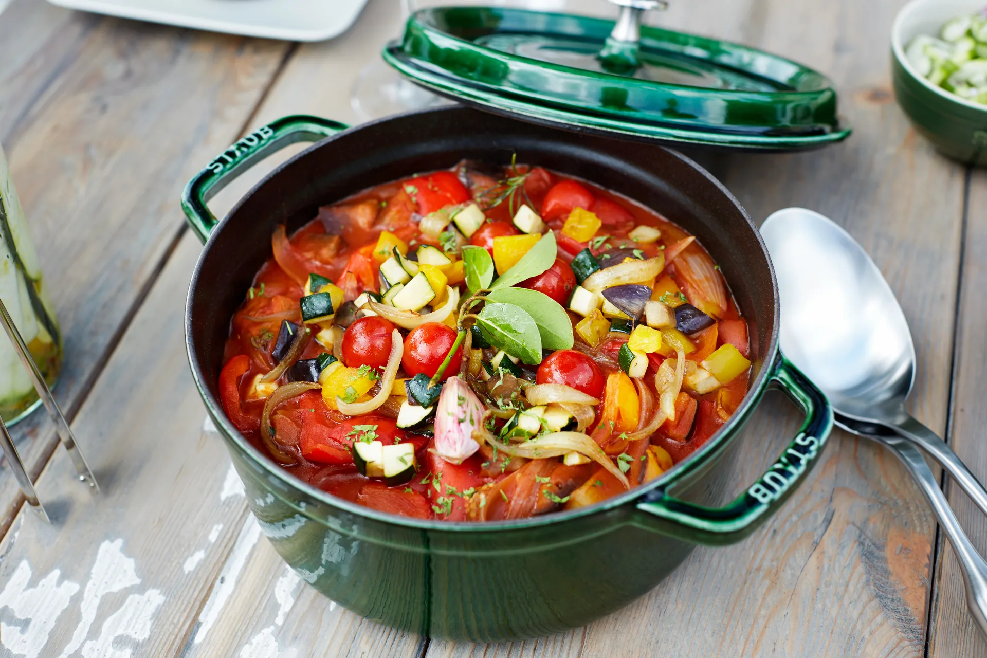 Staub La Cocotte round cast iron pot 6.7 L, Basil green STAUB