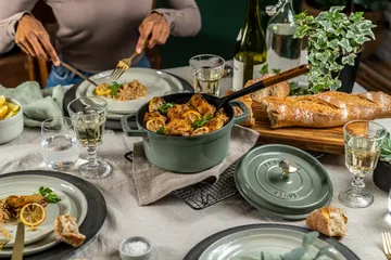 Staub La Cocotte round cast iron pot 6.7 L - Eucalyptus wood - STAUB