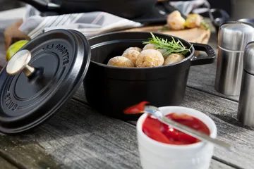 Staub La Cocotte round pot cast iron 1.2 L - Black - STAUB
