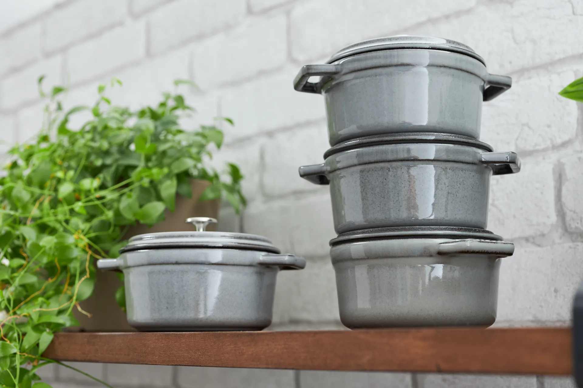 Staub La Cocotte round pot cast iron 1.2 L, Graphite gray STAUB