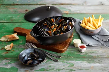 Staub mussel casserole dish 2 l - black - STAUB