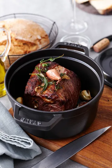 Staub round casserole dish 5.2 l - black - STAUB