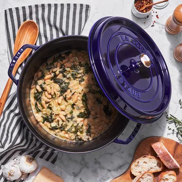 Staub round casserole dish. Three layers of enamel 3.8 l - Dark blue - STAUB
