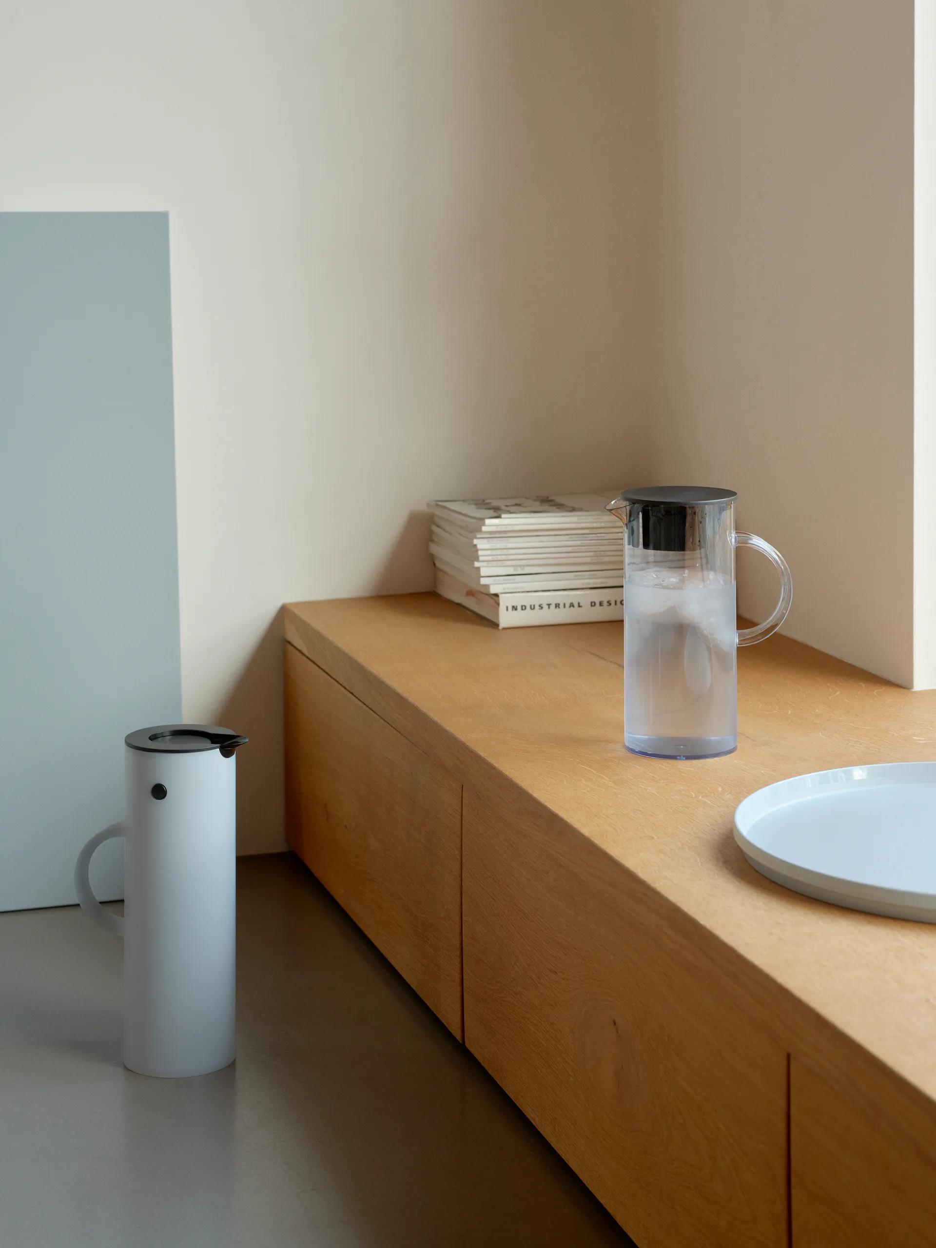 EM77 Stelton vacuum jug 1 l, Soft cloud Stelton