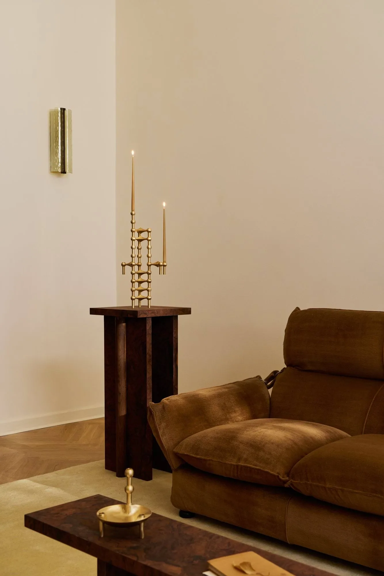 STOFF Nagel vase, Brushed brass STOFF Nagel