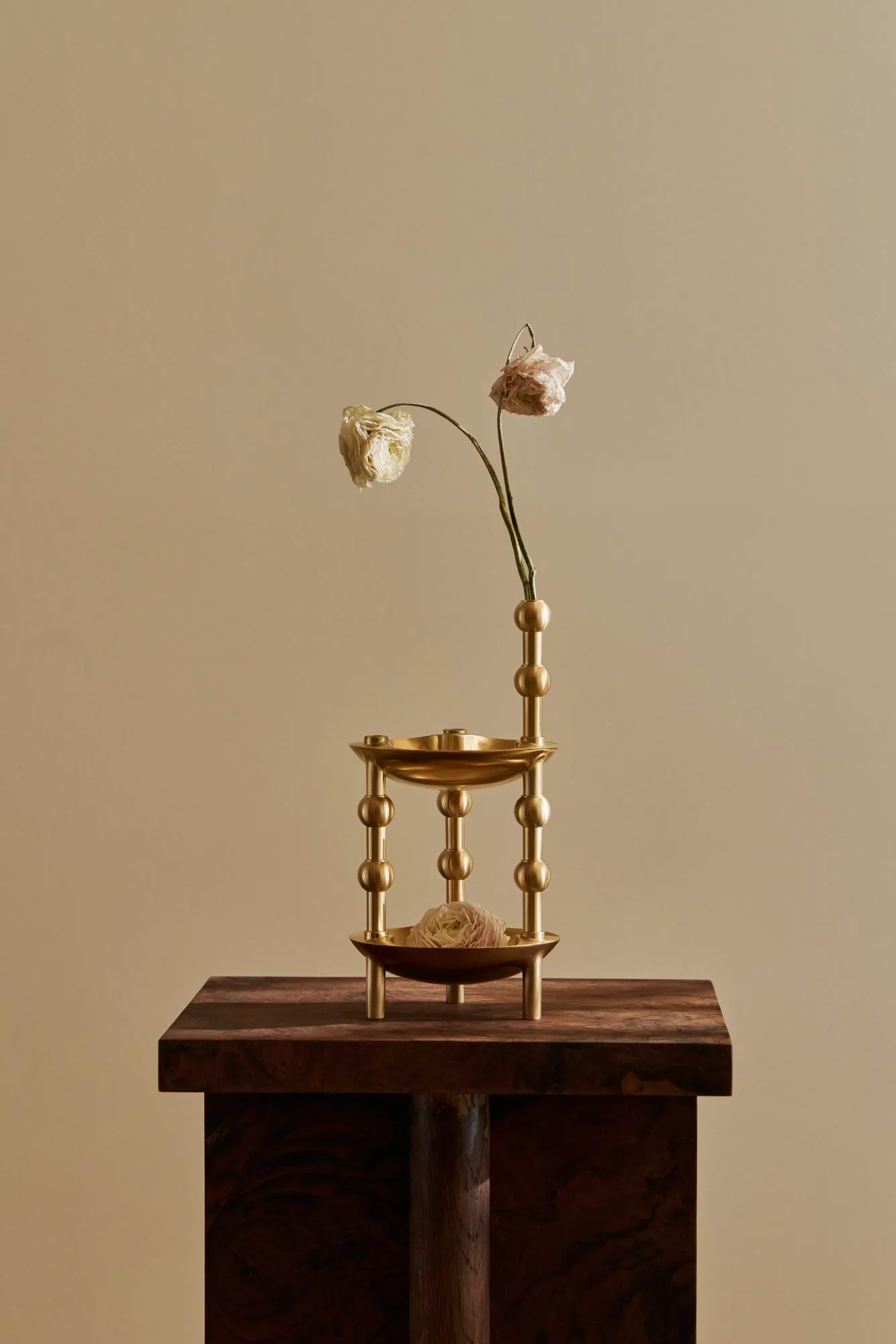 STOFF Nagel vase, Brushed brass STOFF Nagel