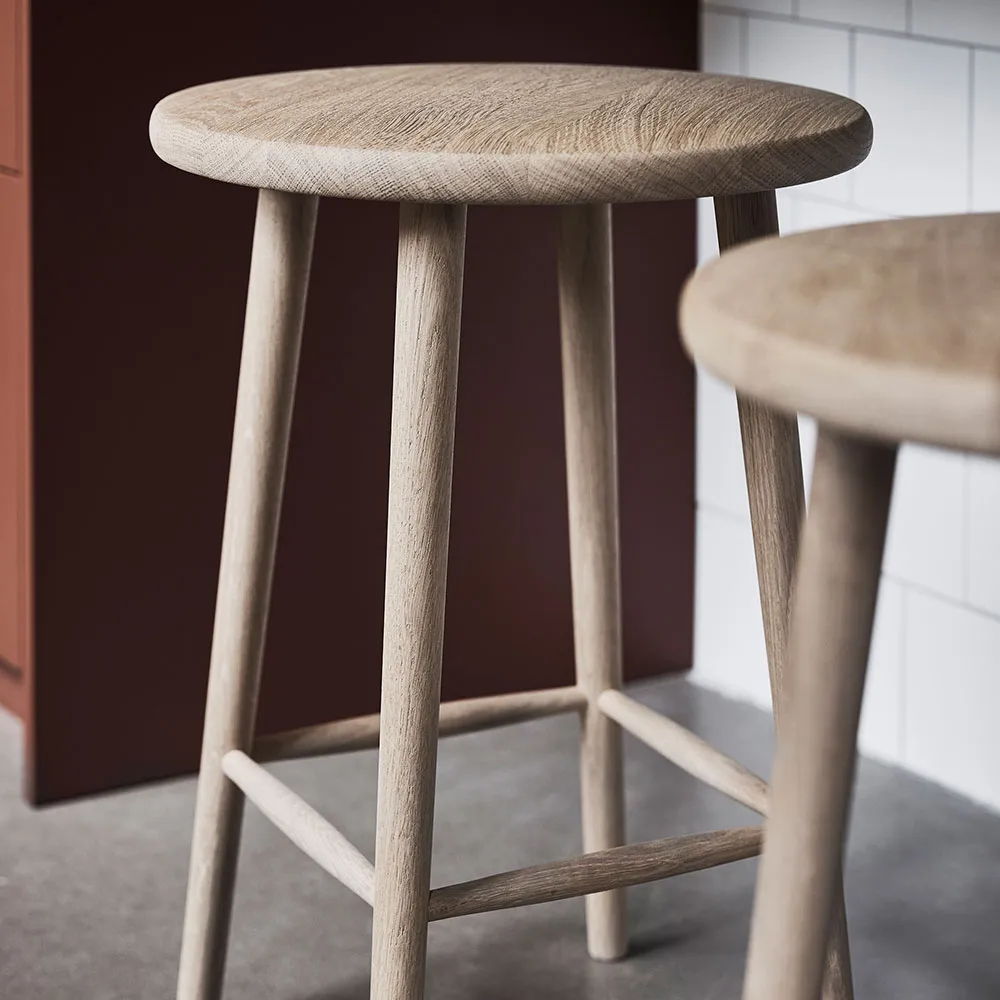 Miss Button bar stool, Oak natural oil. medium Stolab