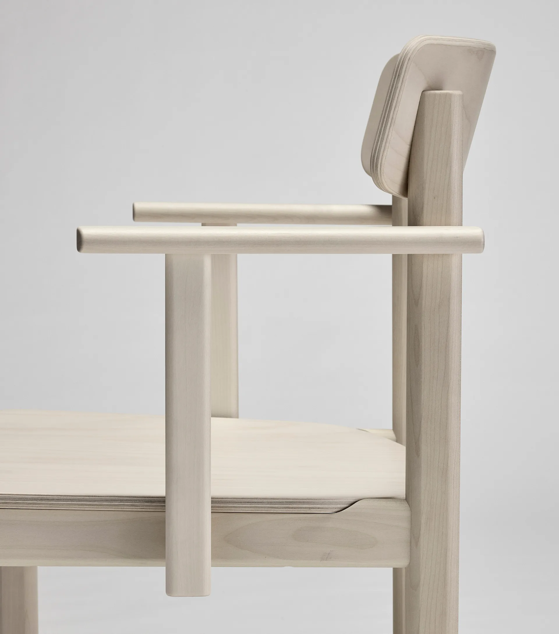 Pal armchair, Birch light matte lacquered Stolab