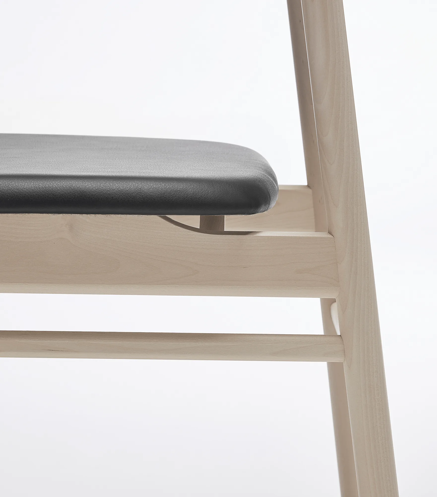 Prima Vista chair birch light matte finish, Leather Elmosoft VII 99001 black Stolab