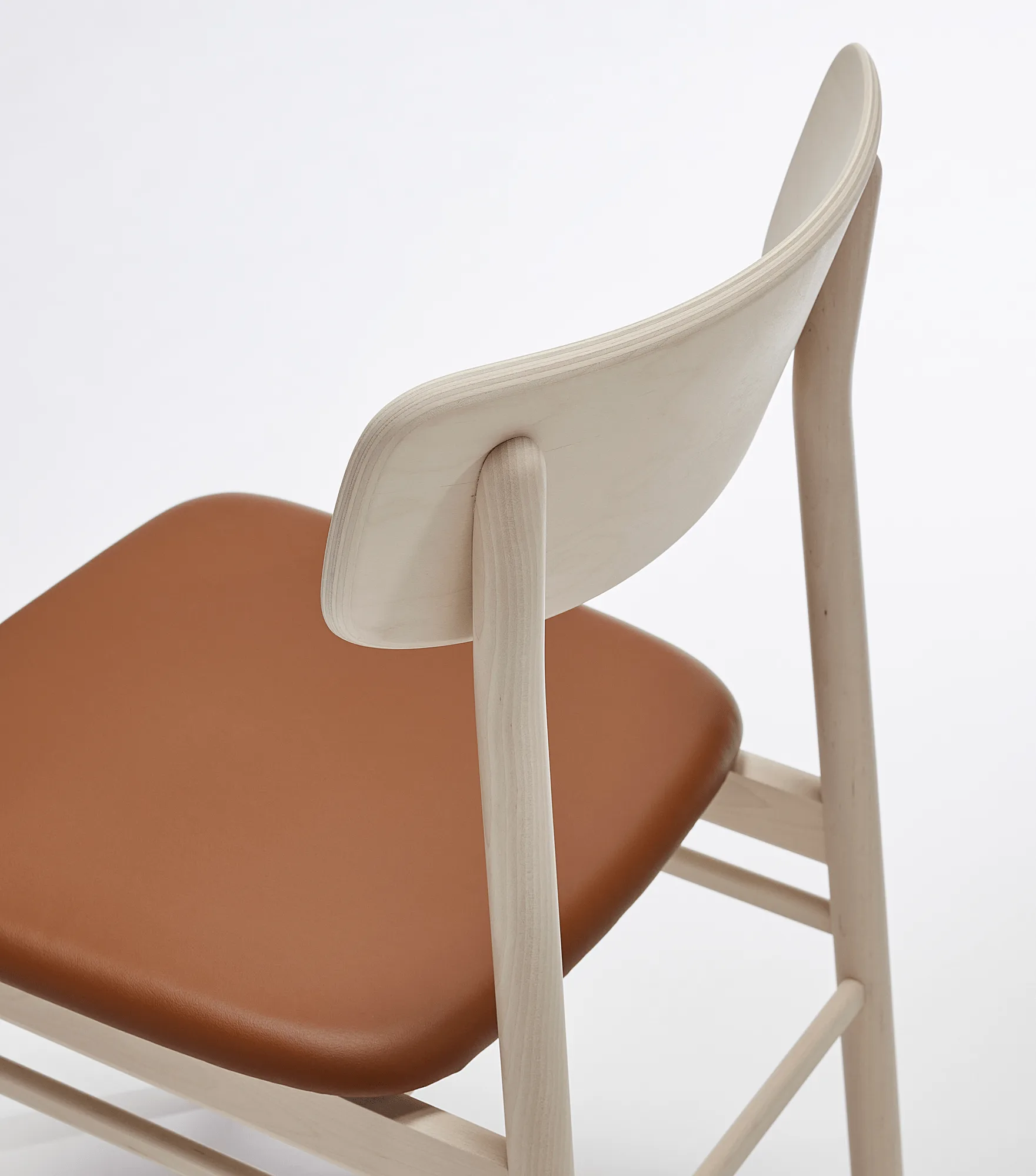 Prima Vista chair, Elmosoft leather 43807 cognac-birch light matte finish Stolab