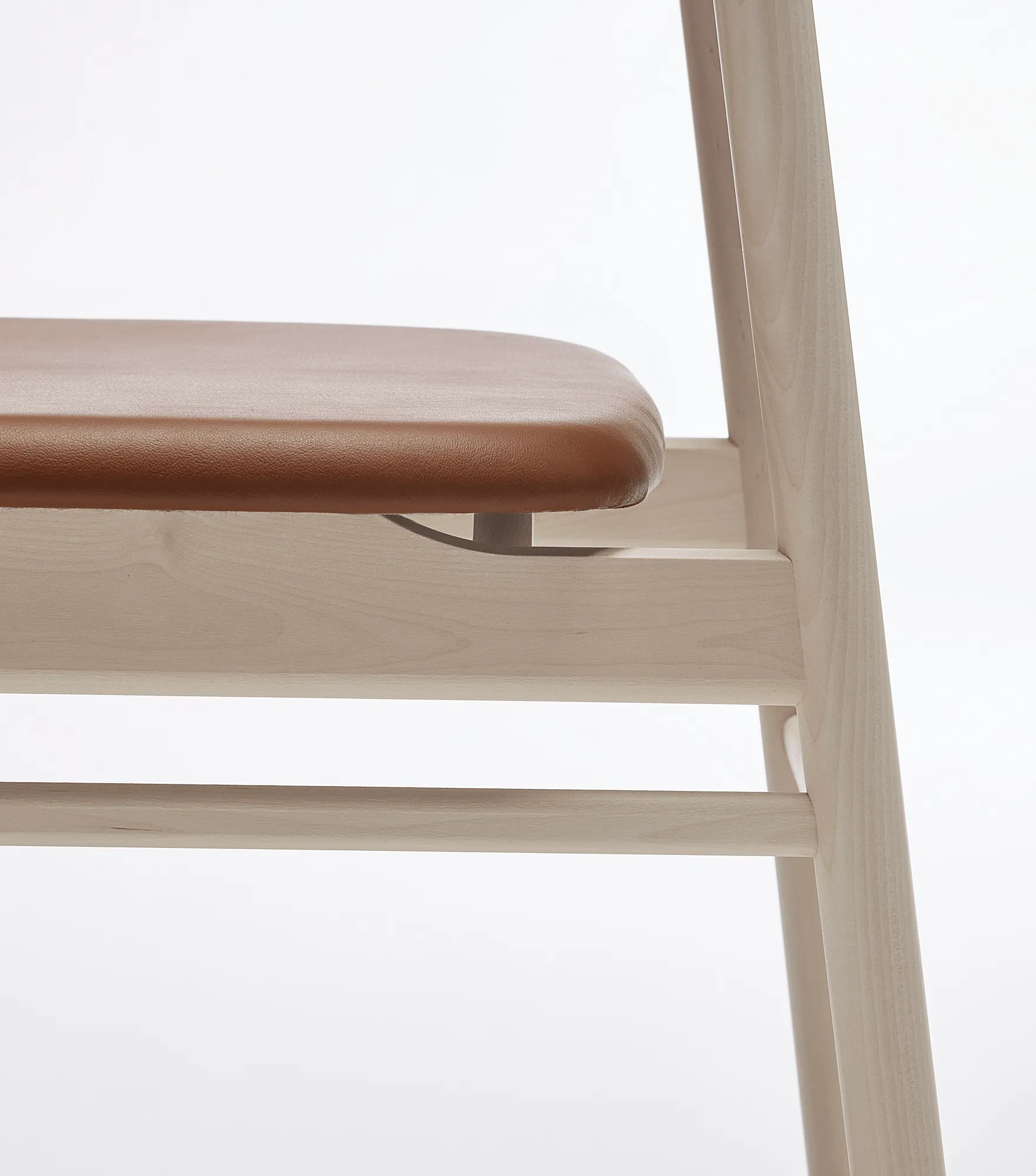 Prima Vista chair, Elmosoft leather 43807 cognac-birch light matte finish Stolab