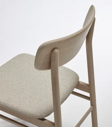 Prima Vista chair light matte lacquered oak - Textile Atto Driftwood V3576/01 grey - Stolab